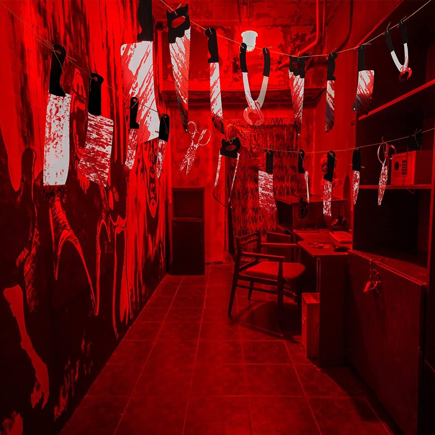 Halloween Decorations Fake Blood Weapons, Halloween Decor Bloody Garland Banner for Haunted House Halloween Horror Party Decor