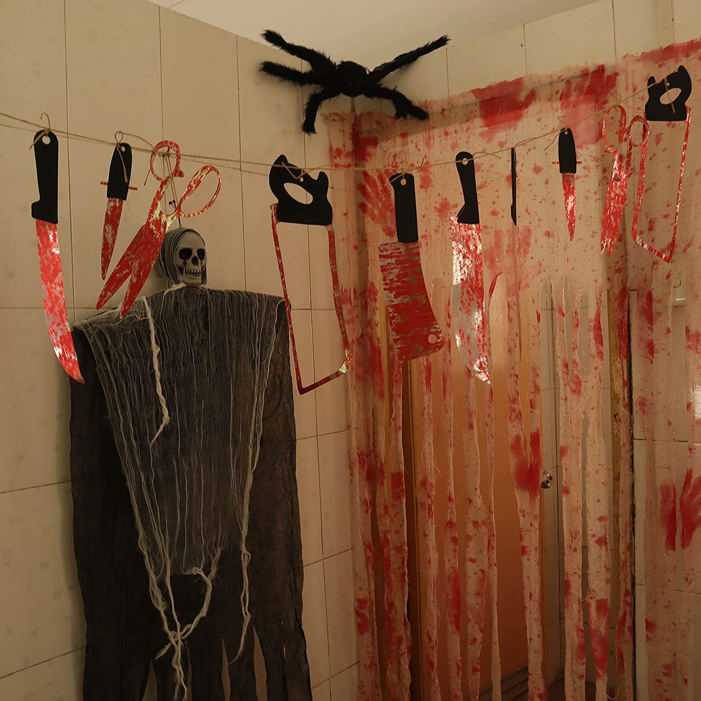 Halloween Decorations Fake Blood Weapons, Halloween Decor Bloody Garland Banner for Haunted House Halloween Horror Party Decor